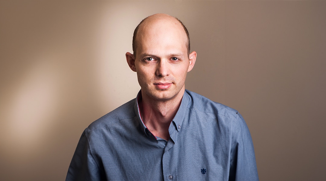 Aron Rothbart עולם שטוח : תובנות מהתקופה המאתגרת ביותר שעברה על תעשיית המחשוב