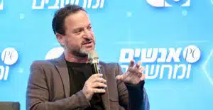 "עתיד ה-IT: מבוטים מייעצים לטריליוני סוכנים"